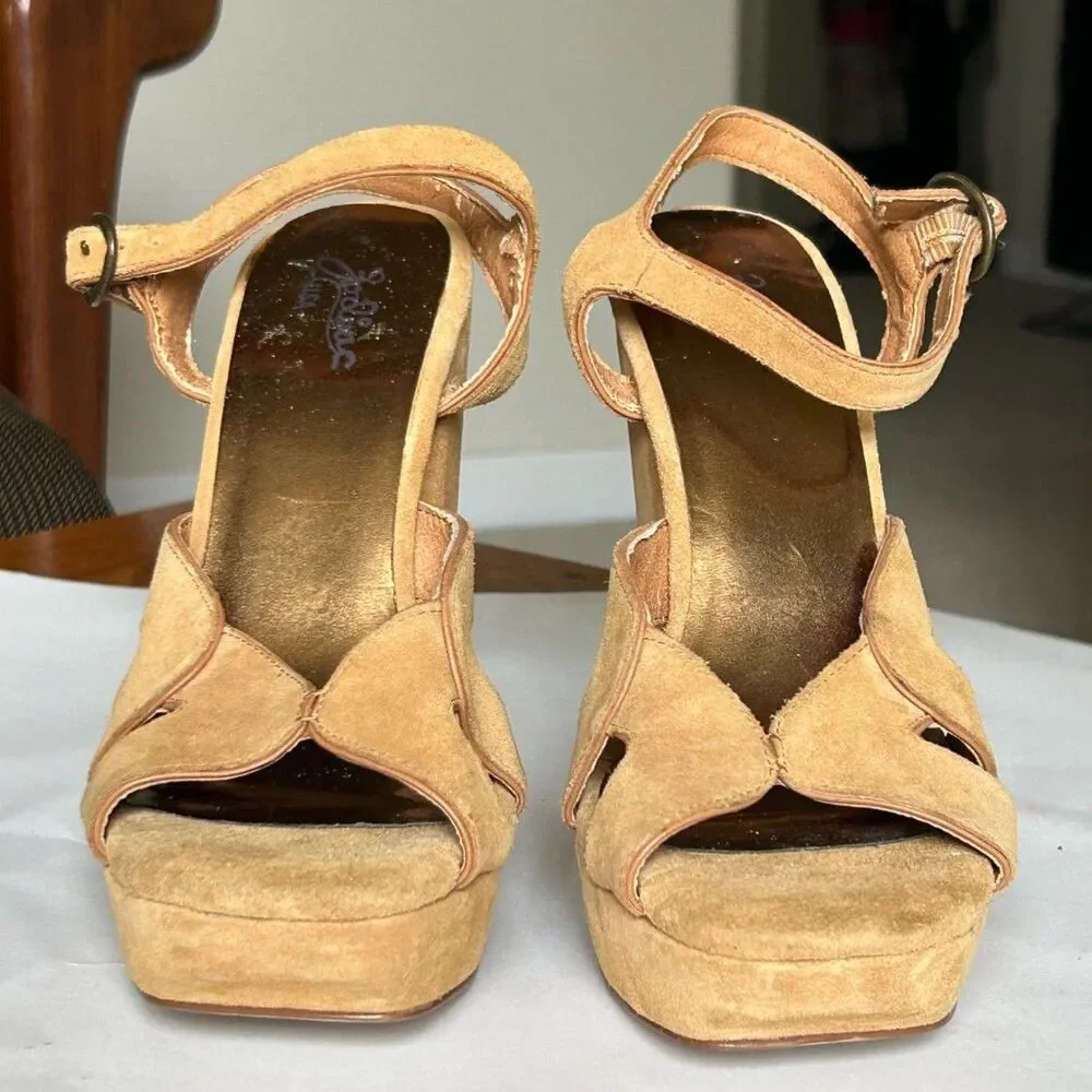 Zodiac USA ‘Tanya’ Tan Suede Platform Chunky Heels Sandals - Size 8